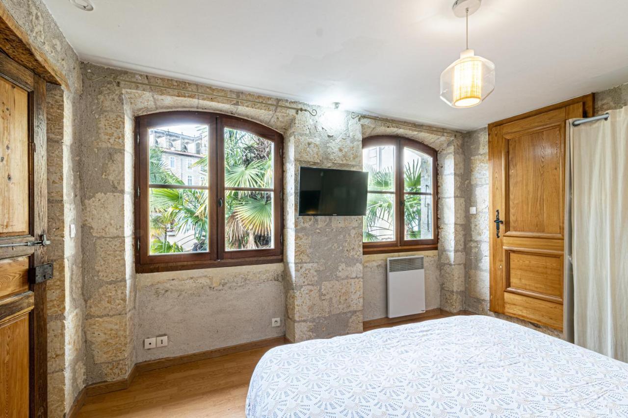 אוש Superbe Appartement, Situe Au Coeur De La Ville. מראה חיצוני תמונה
