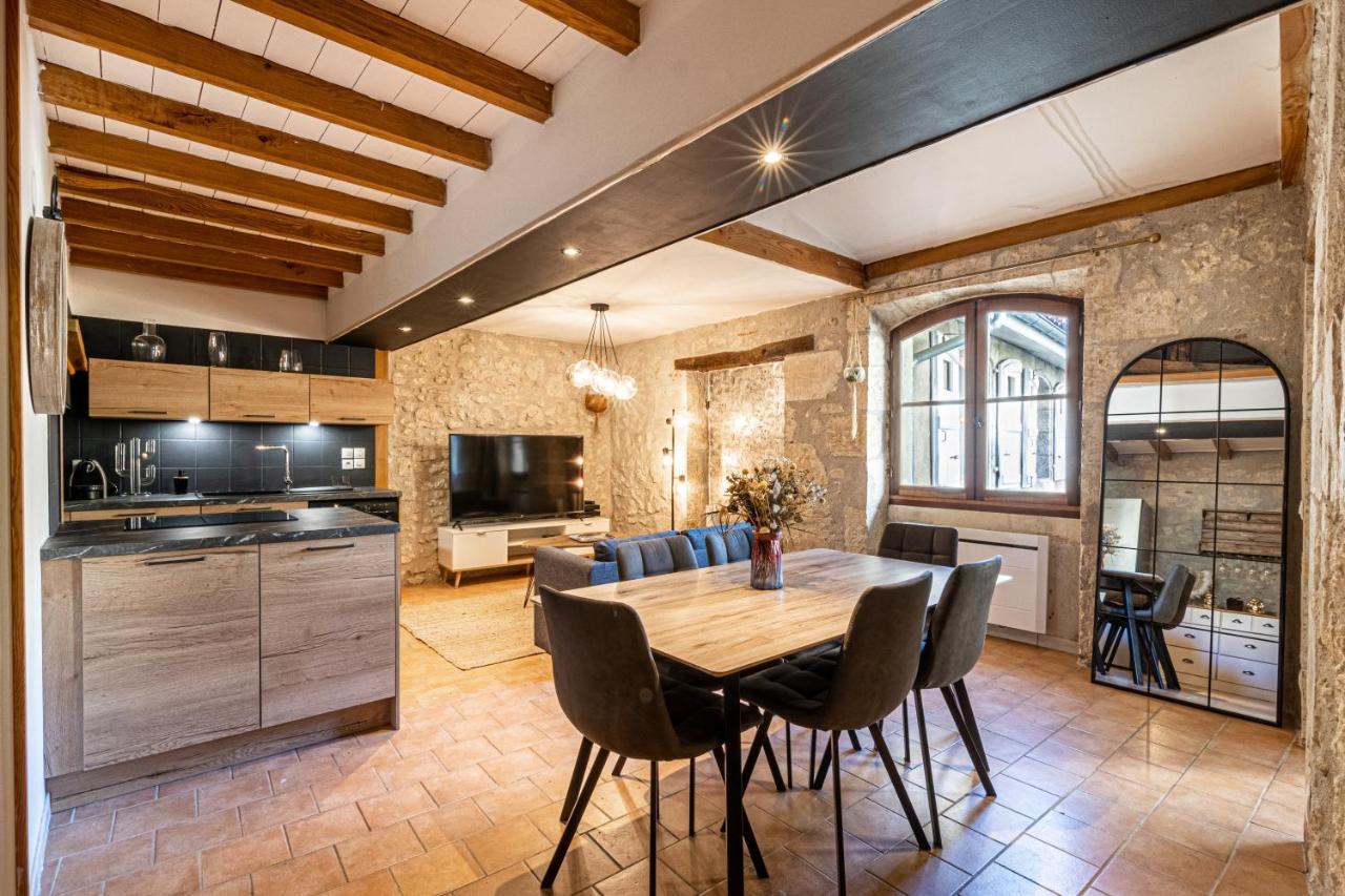 אוש Superbe Appartement, Situe Au Coeur De La Ville. מראה חיצוני תמונה